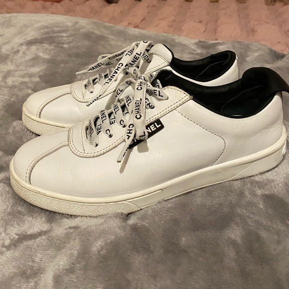 Chanel Weekender Sneaker - Picture 6 of 9